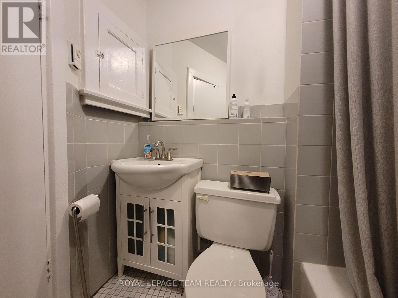 A1 - 341 Richmond Road, Ottawa, Ontario  K2A 0E7 - Photo 17 - X12927666