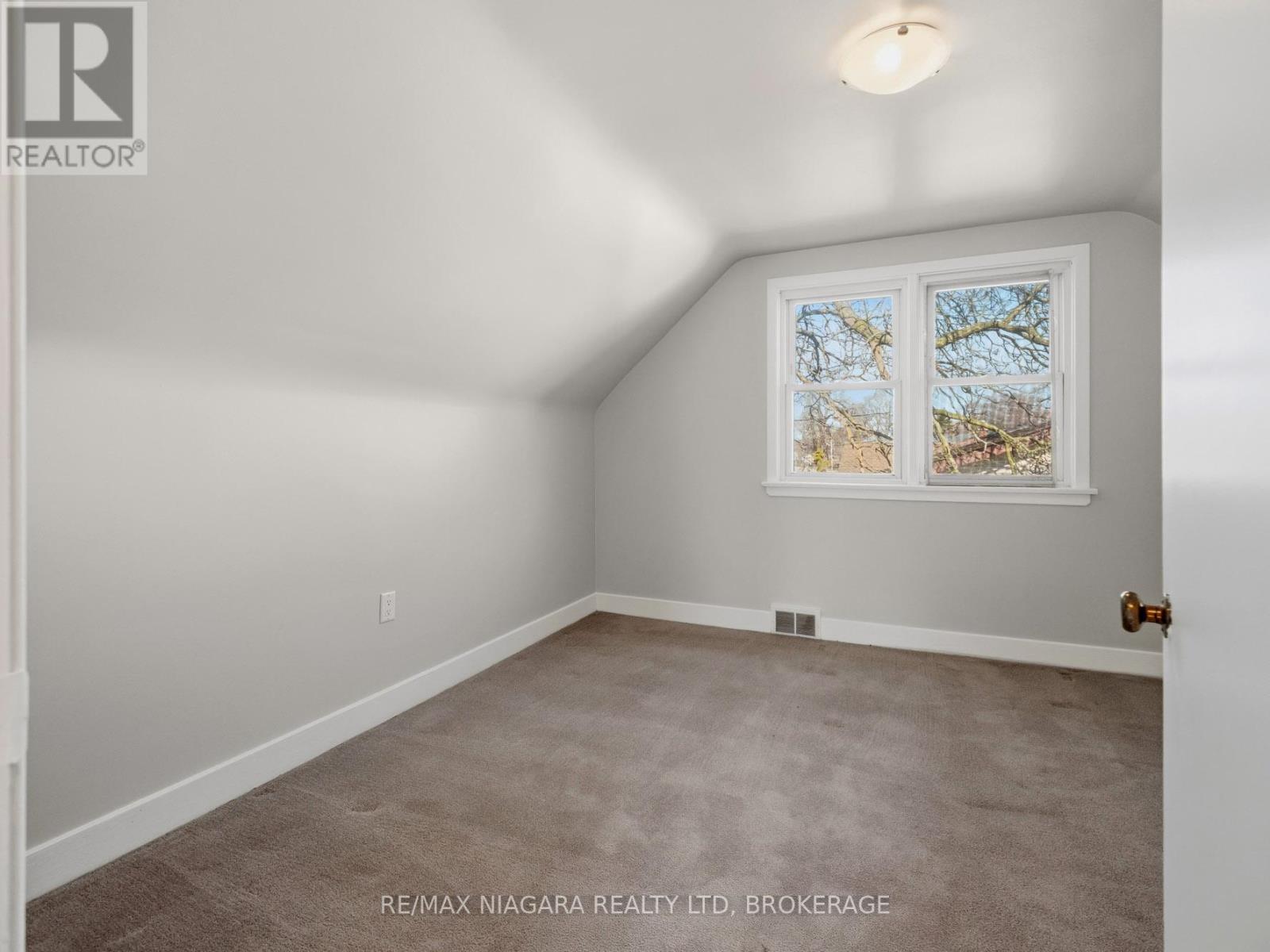 7957 Beaverdams Road, Niagara Falls, Ontario  L2H 1R7 - Photo 16 - X12927634