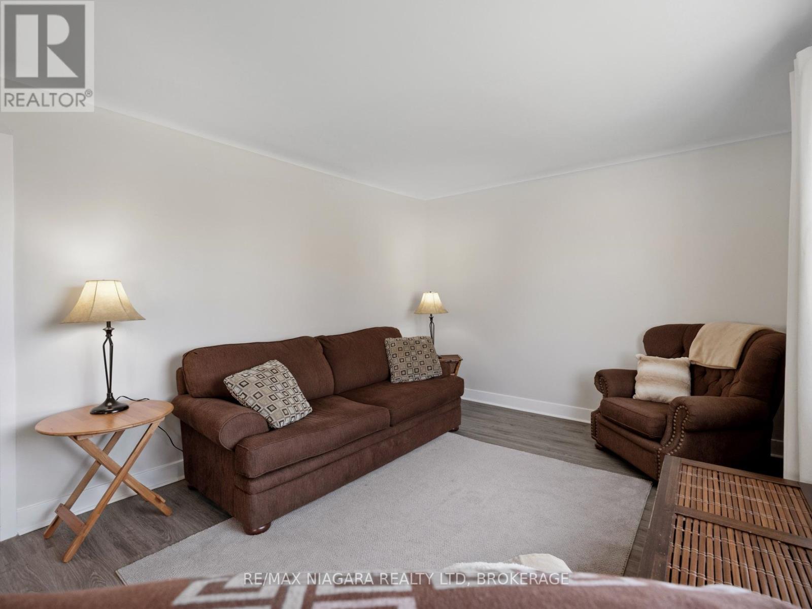 7957 Beaverdams Road, Niagara Falls, Ontario  L2H 1R7 - Photo 5 - X12927634