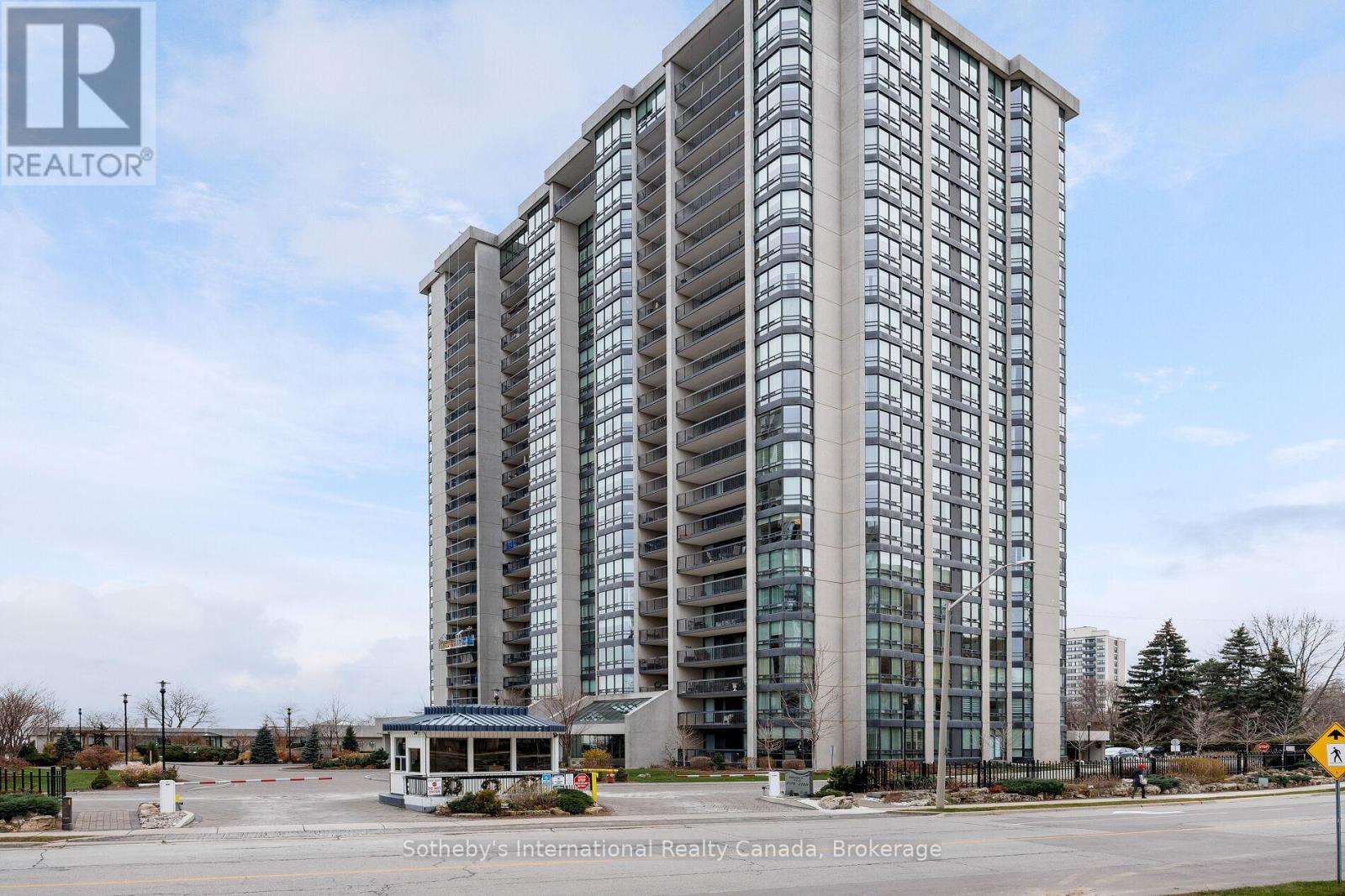 1107 - 2180 Marine Drive, Oakville, Ontario  L6L 5V2 - Photo 2 - W12927756
