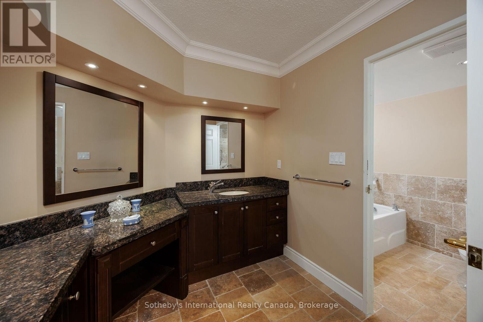 1107 - 2180 Marine Drive, Oakville, Ontario  L6L 5V2 - Photo 25 - W12927756