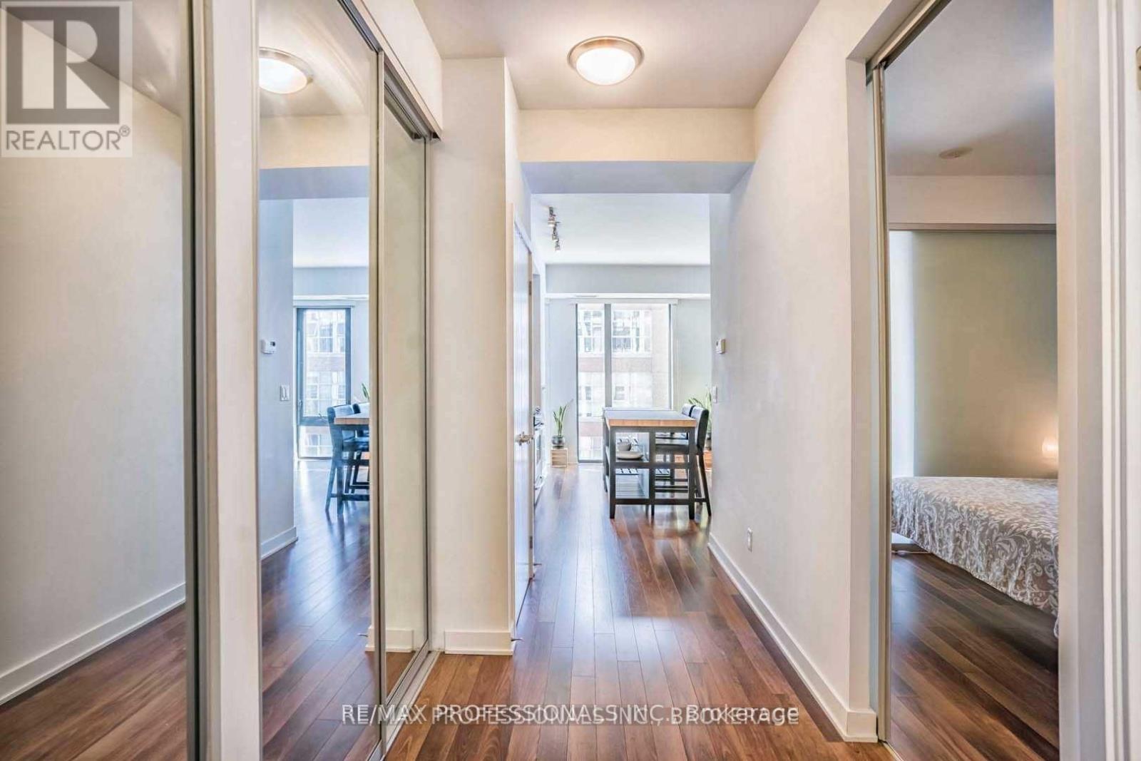 611 - 32 Camden Street, Toronto, Ontario  M5V 1V1 - Photo 6 - C12927696