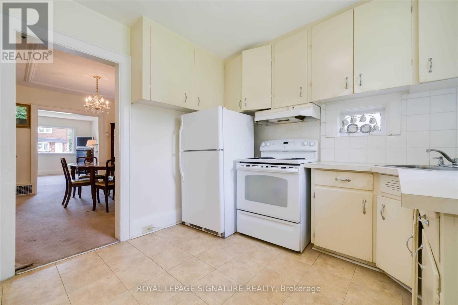 66 Glengarry Avenue, Toronto, Ontario  M5M 1C9 - Photo 14 - C12927722