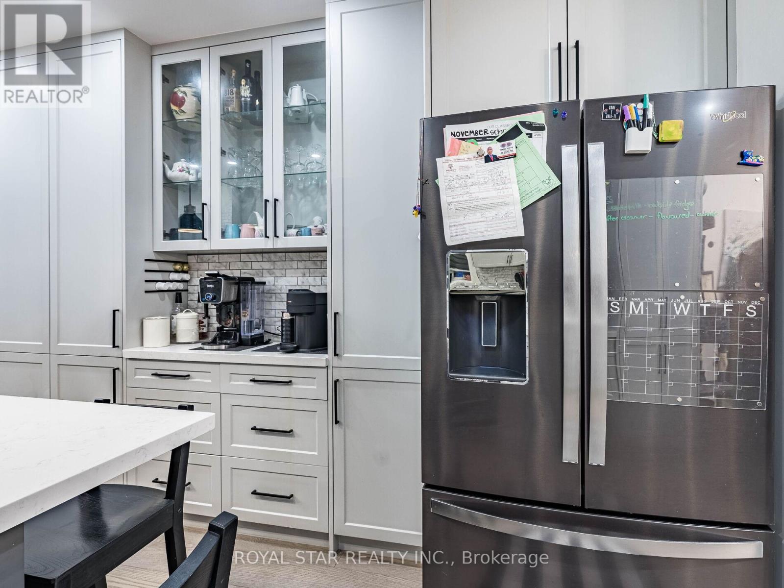 74 Montrose Avenue, Toronto, Ontario  M6J 2T7 - Photo 18 - C12927754