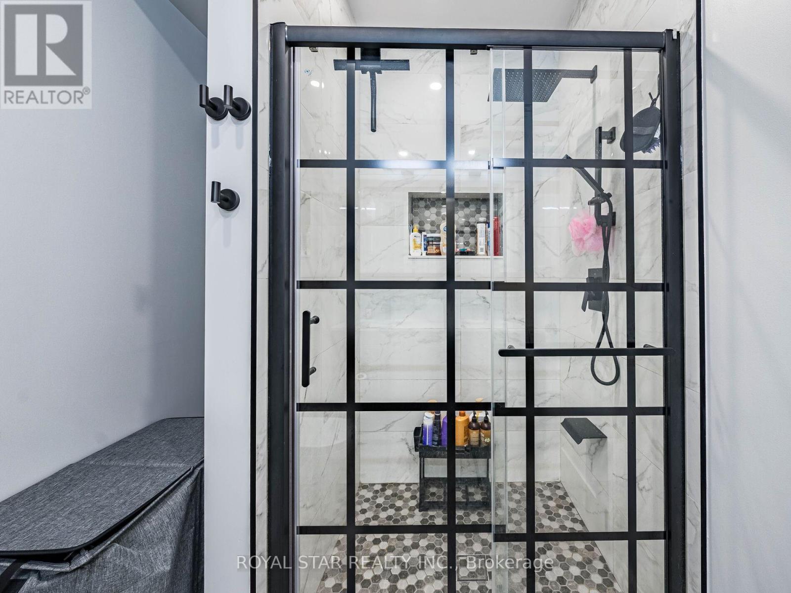 74 Montrose Avenue, Toronto, Ontario  M6J 2T7 - Photo 29 - C12927754