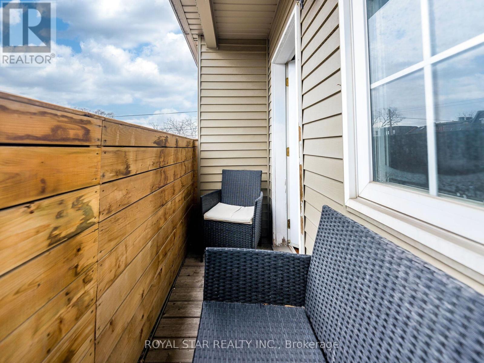 74 Montrose Avenue, Toronto, Ontario  M6J 2T7 - Photo 33 - C12927754