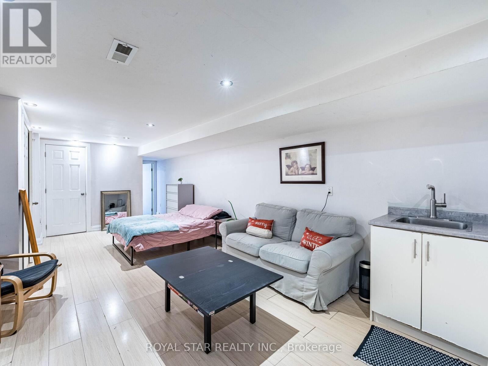 74 Montrose Avenue, Toronto, Ontario  M6J 2T7 - Photo 44 - C12927754