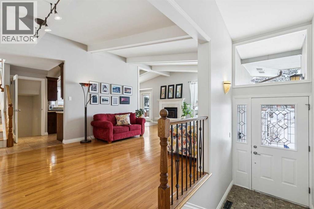 2423 34 Avenue NW, Calgary, Alberta  T2L 0V3 - Photo 2 - A2296189