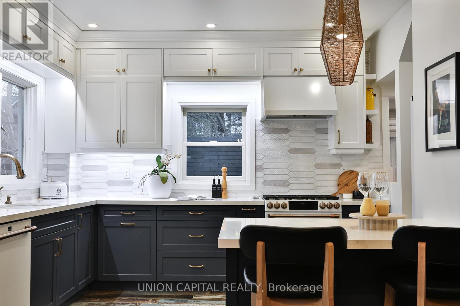 77 Eastwood Road, Toronto, Ontario  M4L 2C7 - Photo 11 - E12927632