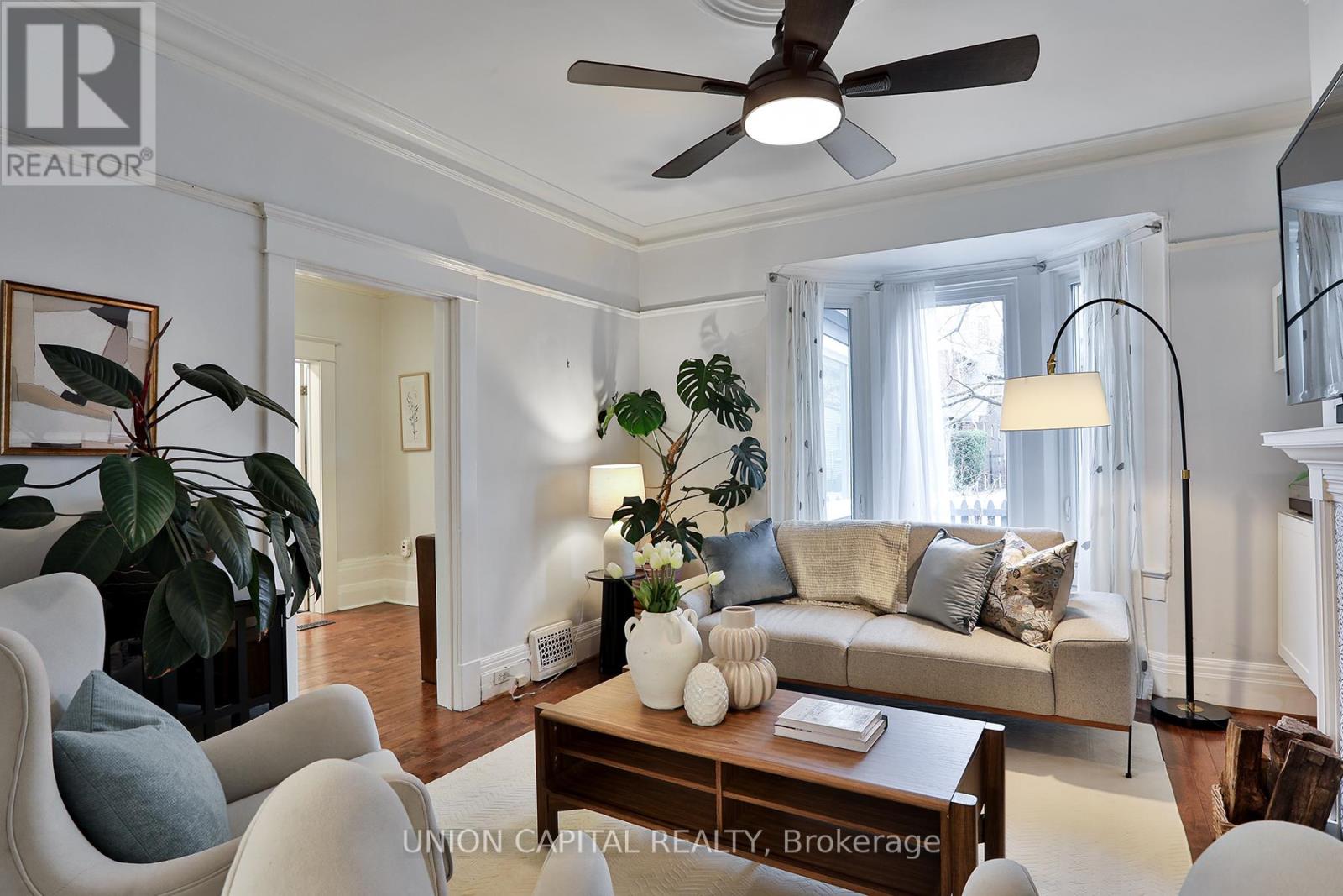 77 Eastwood Road, Toronto, Ontario  M4L 2C7 - Photo 17 - E12927632