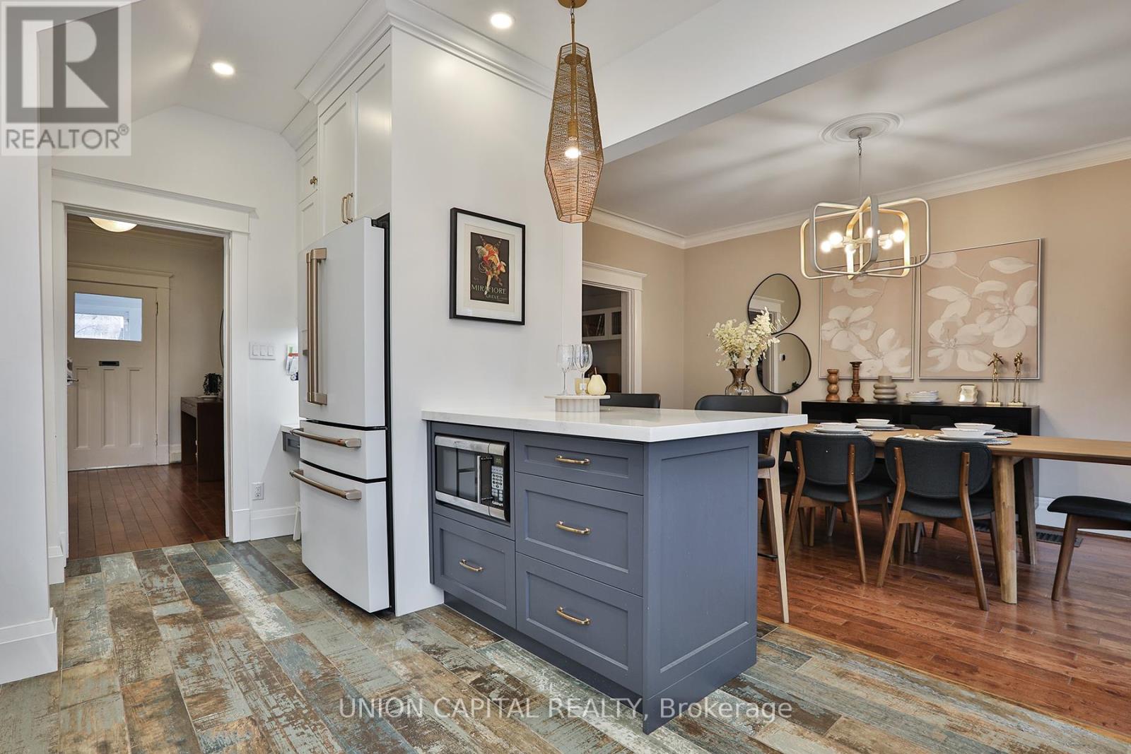 77 Eastwood Road, Toronto, Ontario  M4L 2C7 - Photo 9 - E12927632