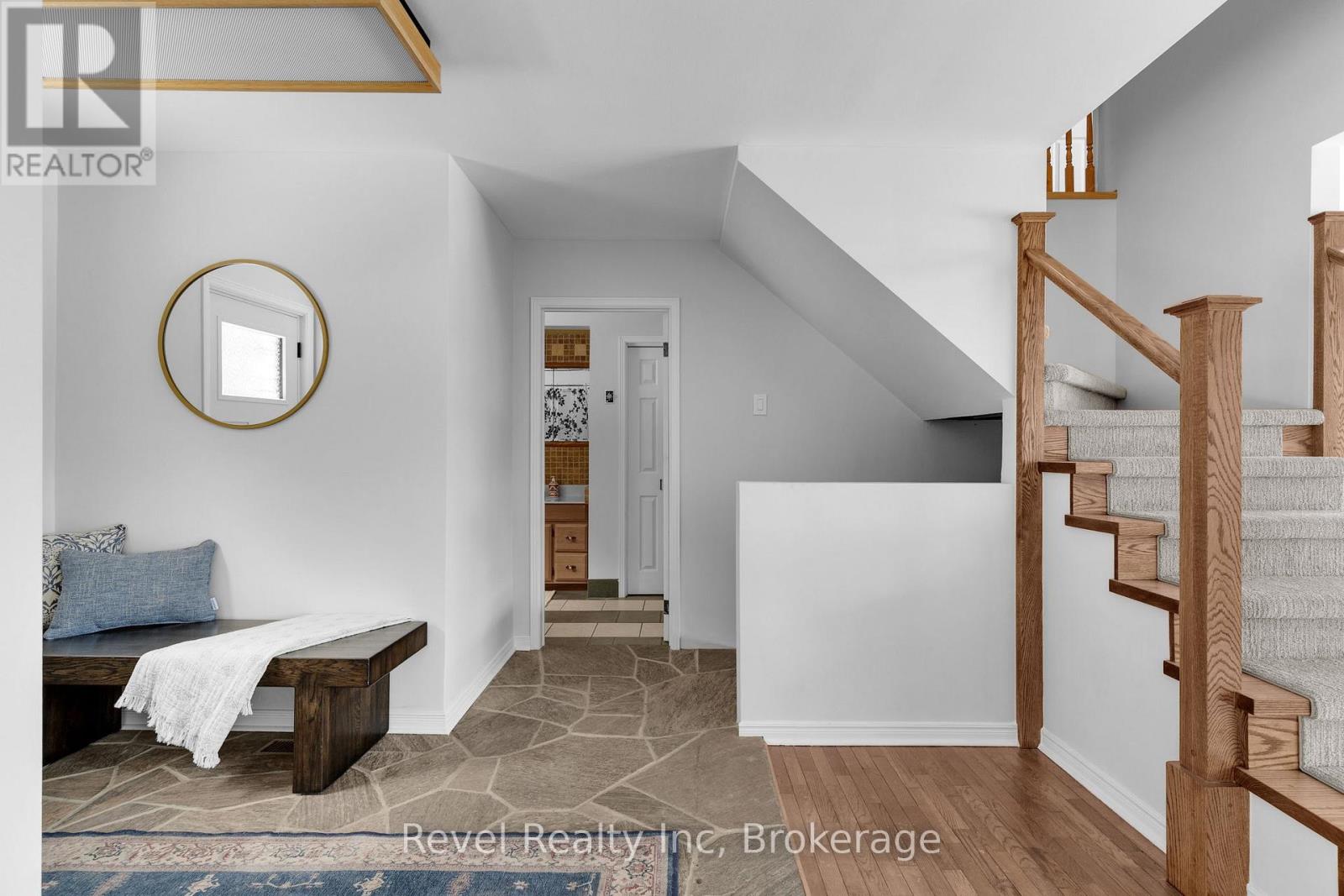 75 Silver Point Drive, Seguin, Ontario  P2A 2W8 - Photo 4 - X12927730