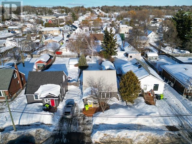 706 Wellington St W, Sault Ste. Marie, Ontario P6C 3V2 - Photo 3 - SM260547