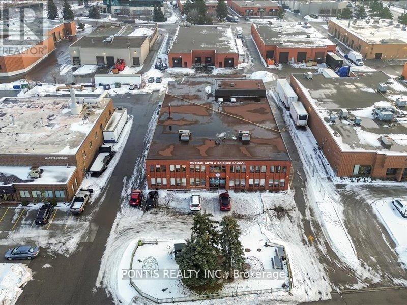 7 Bradwick Drive, Vaughan, Ontario  L4K 2T4 - Photo 5 - N12927700