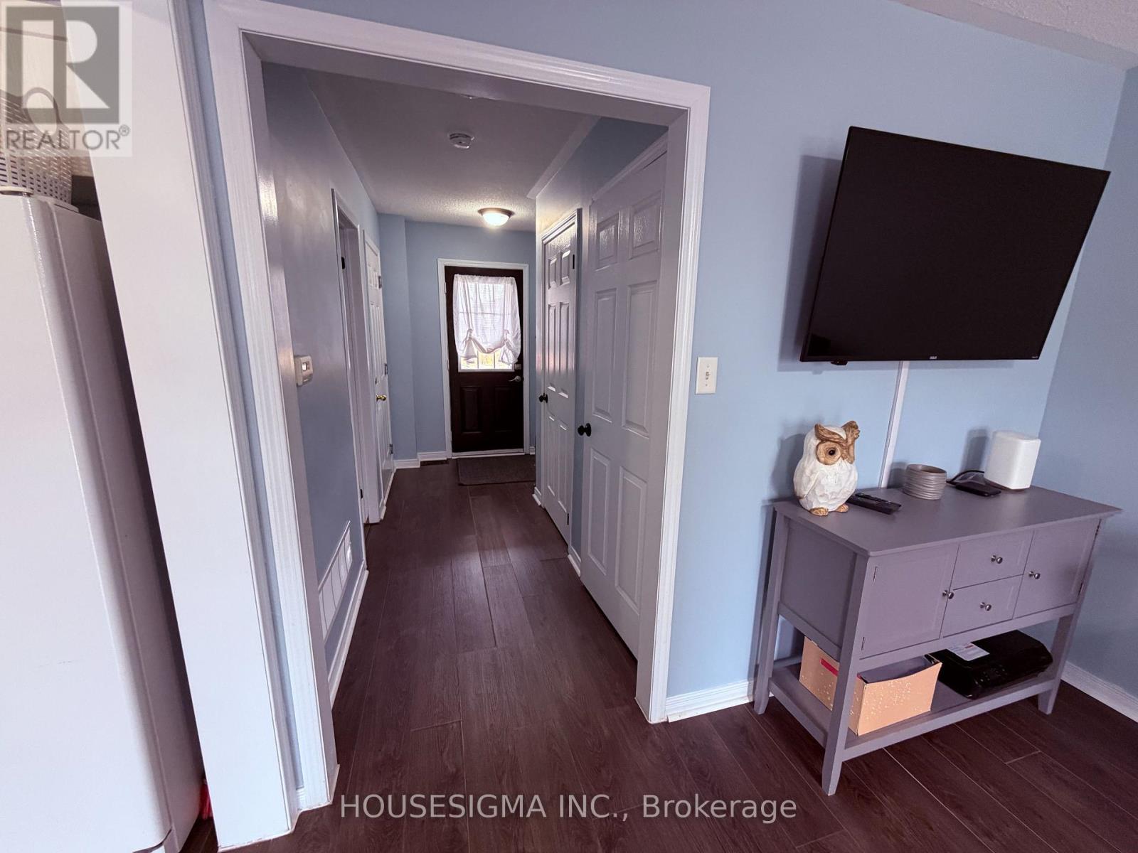 58 Lookout Street, Essa (Angus), Ontario  L0M 1B4 - Photo 7 - N12927740