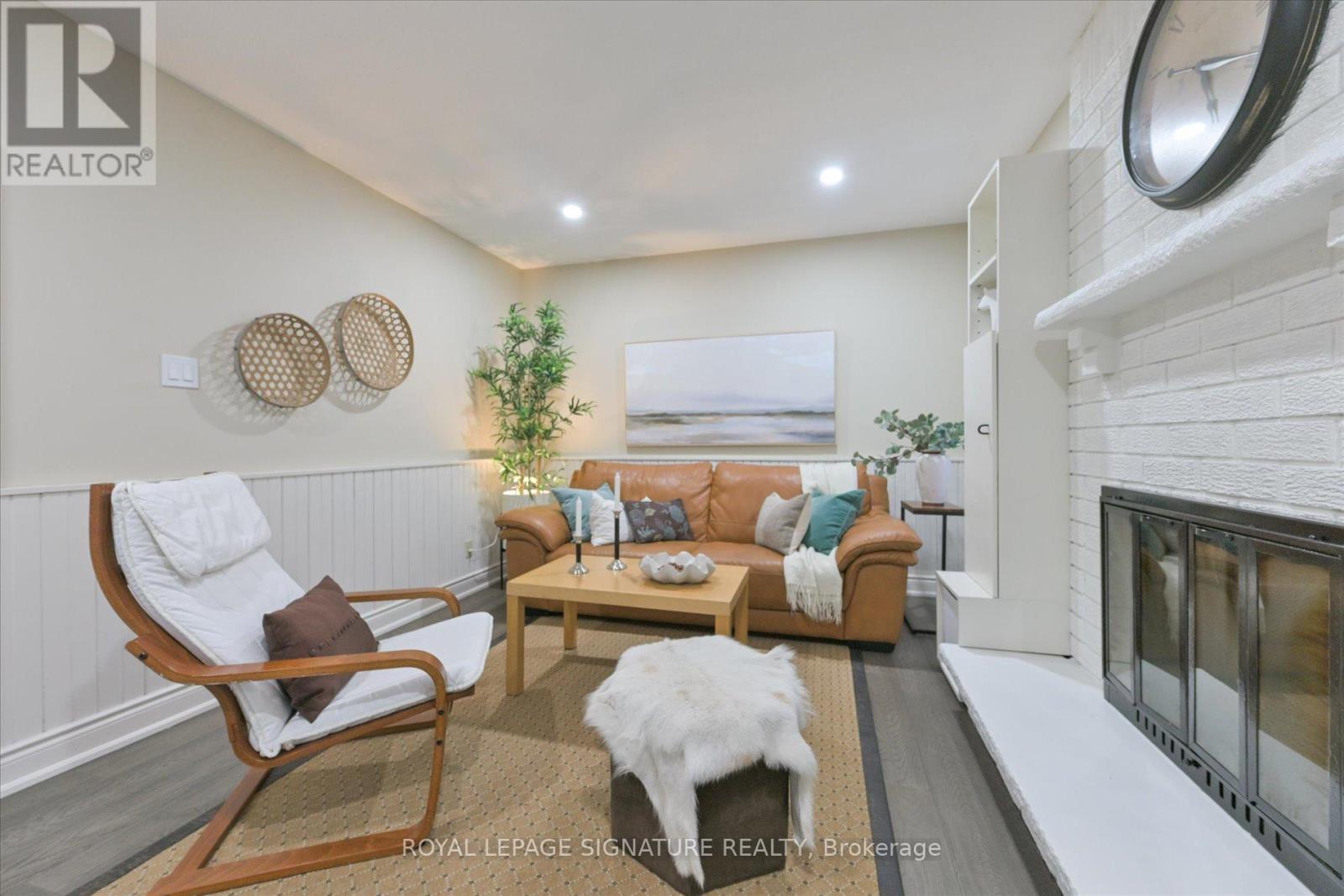 50 Eleanor Circle, Richmond Hill, Ontario  L4C 6K7 - Photo 10 - N12927768