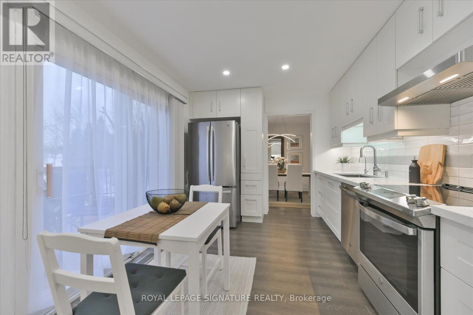 50 Eleanor Circle, Richmond Hill, Ontario  L4C 6K7 - Photo 14 - N12927768