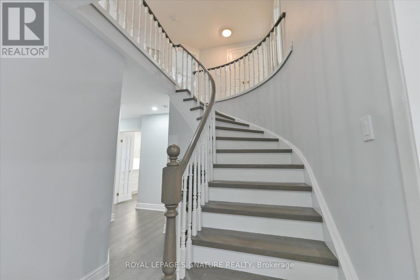 50 Eleanor Circle, Richmond Hill, Ontario  L4C 6K7 - Photo 16 - N12927768