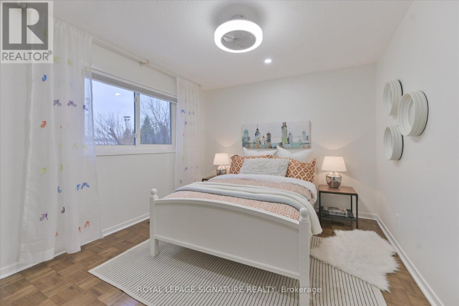 50 Eleanor Circle, Richmond Hill, Ontario  L4C 6K7 - Photo 22 - N12927768