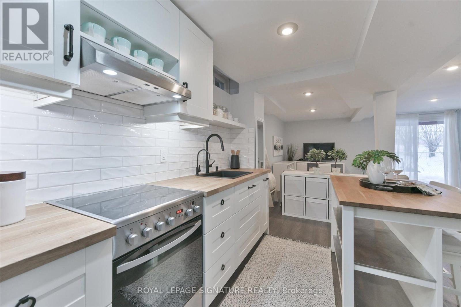 50 Eleanor Circle, Richmond Hill, Ontario  L4C 6K7 - Photo 28 - N12927768