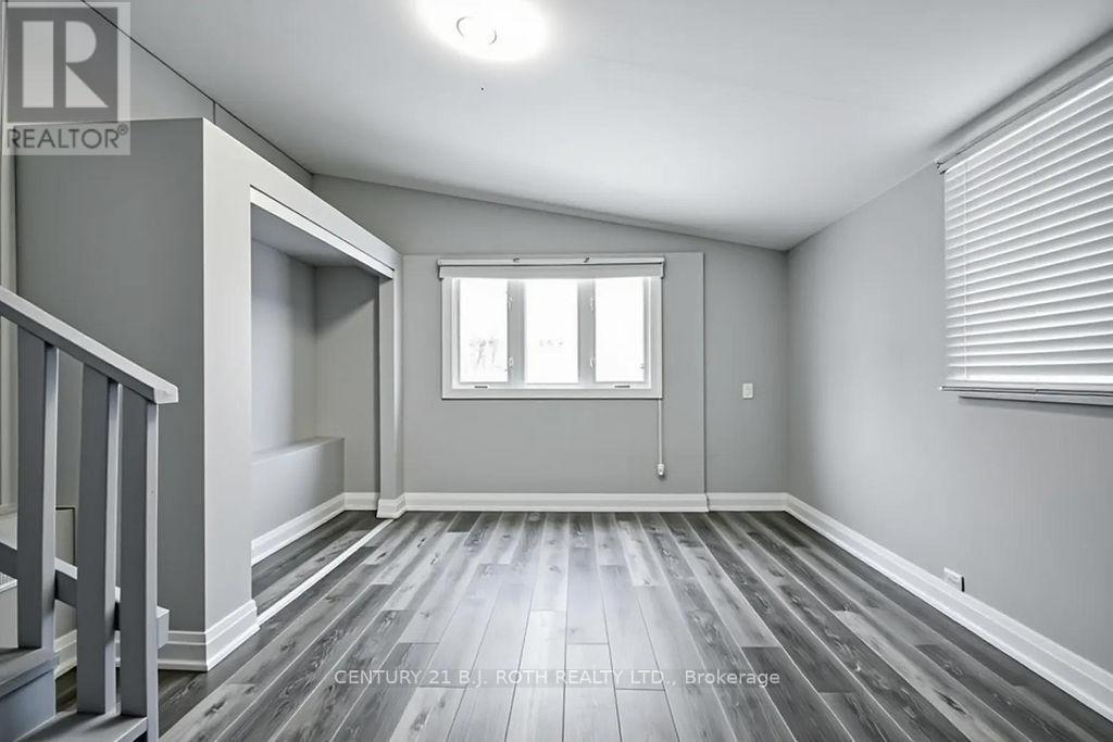 44 Sanford Street, Barrie, Ontario  L4N 3C4 - Photo 13 - S12925474