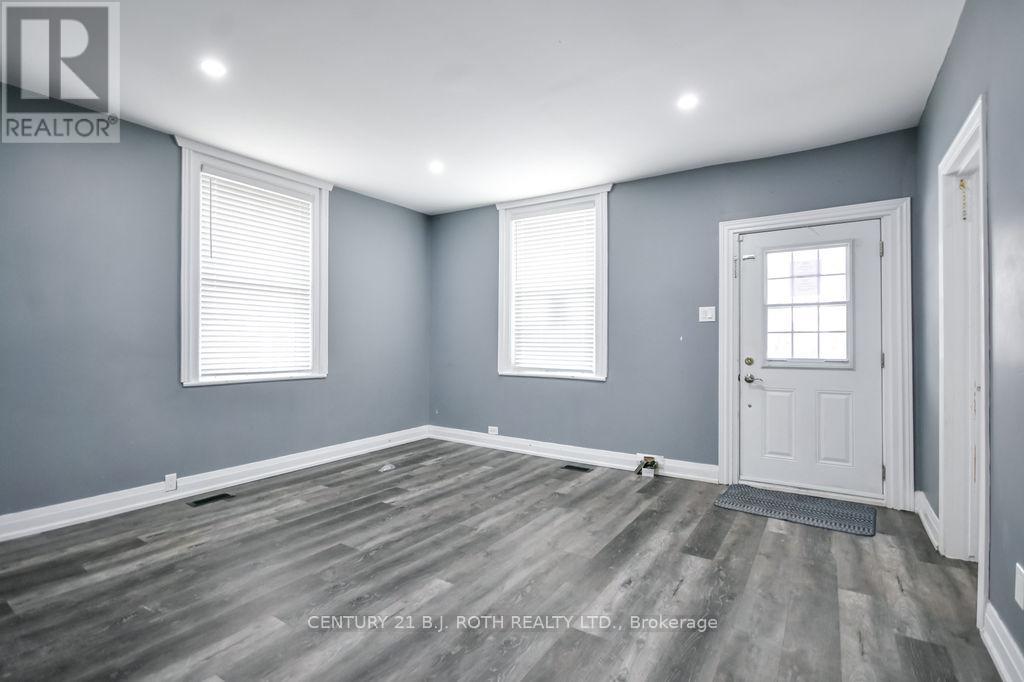 44 Sanford Street, Barrie, Ontario  L4N 3C4 - Photo 7 - S12925474