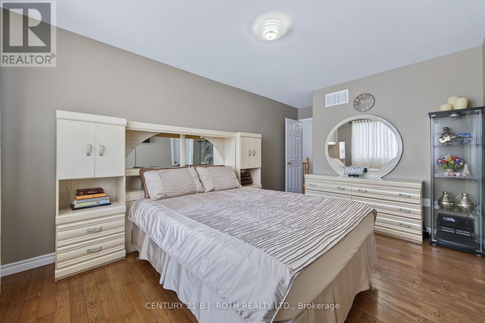 115 Lion's Gate Boulevard, Barrie (Little Lake), Ontario L4M 7E5 - Photo 7 - S12927764