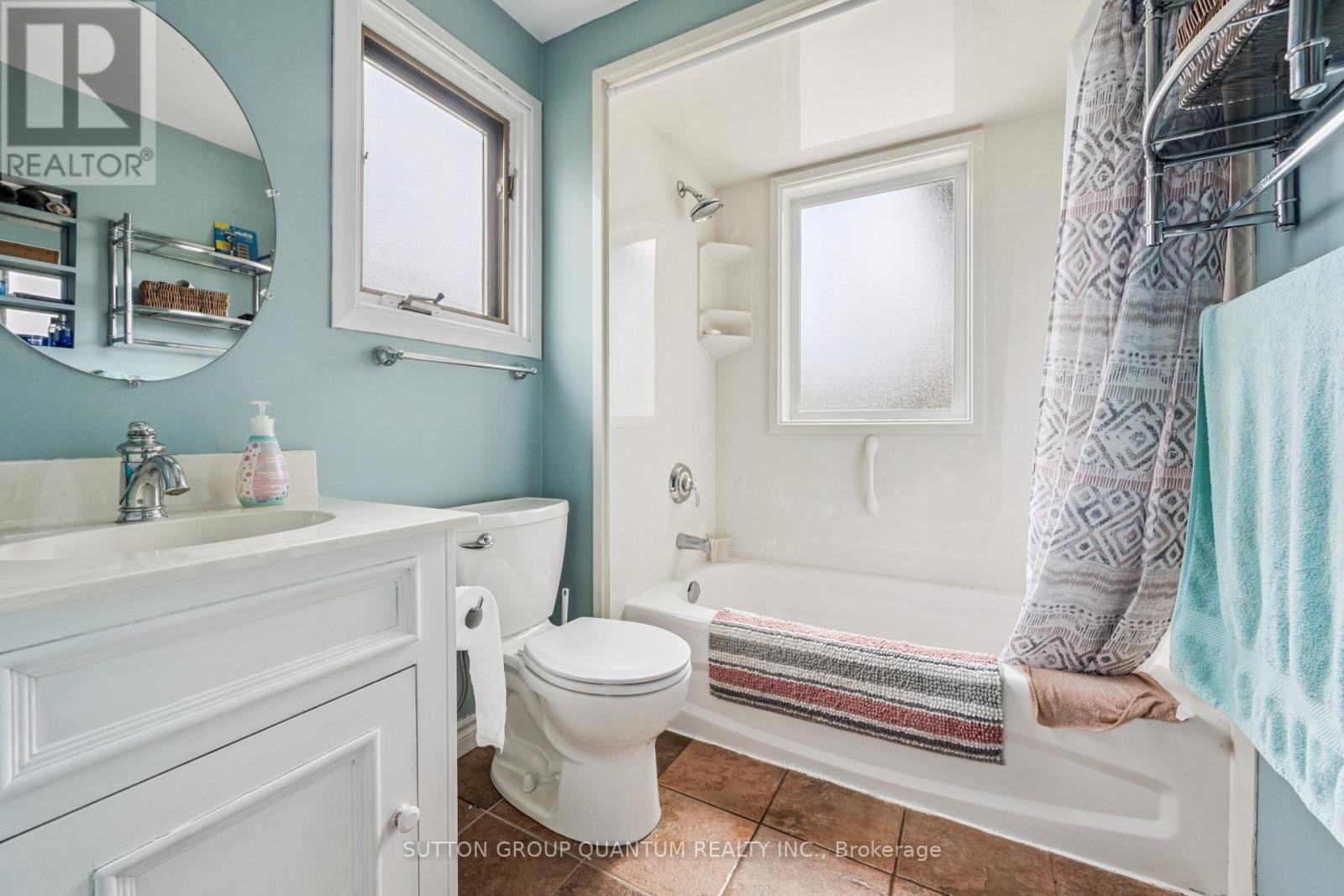 623 King Road, Burlington, Ontario  L7T 3K3 - Photo 10 - W12927608