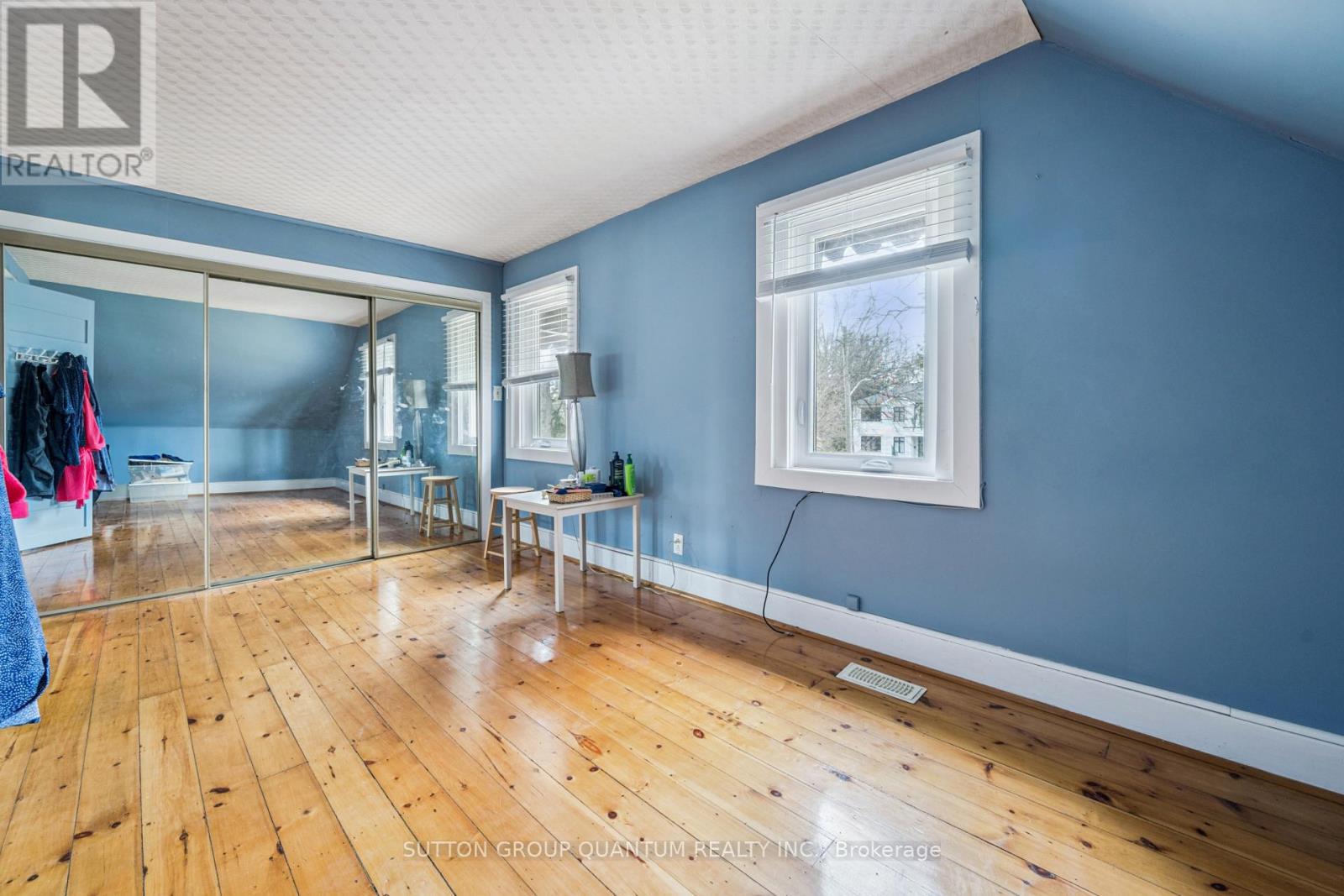 623 King Road, Burlington, Ontario  L7T 3K3 - Photo 11 - W12927608