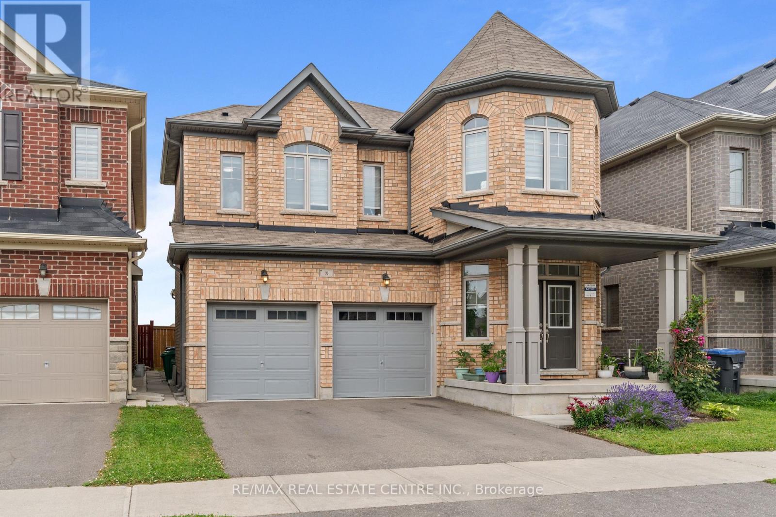 8 OCONNOR CRESCENT, Brampton, Ontario