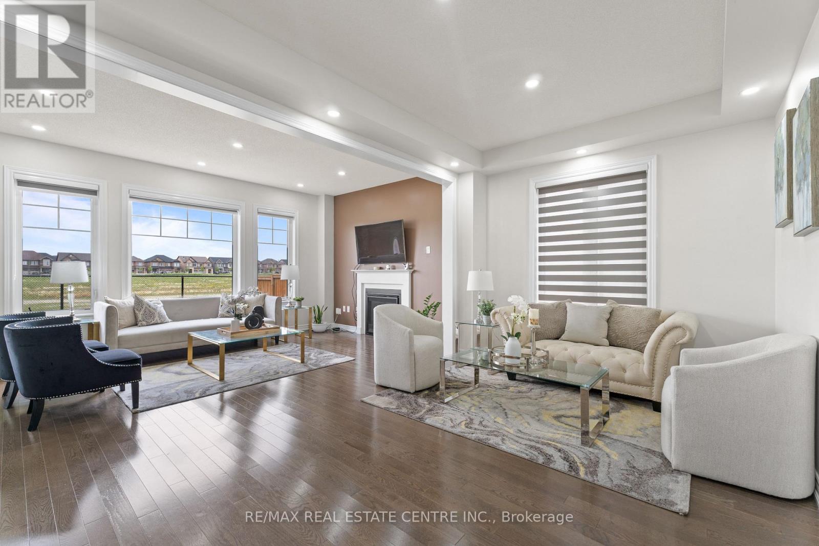 8 Oconnor Crescent, Brampton, Ontario  L7A 5A6 - Photo 5 - W12927612