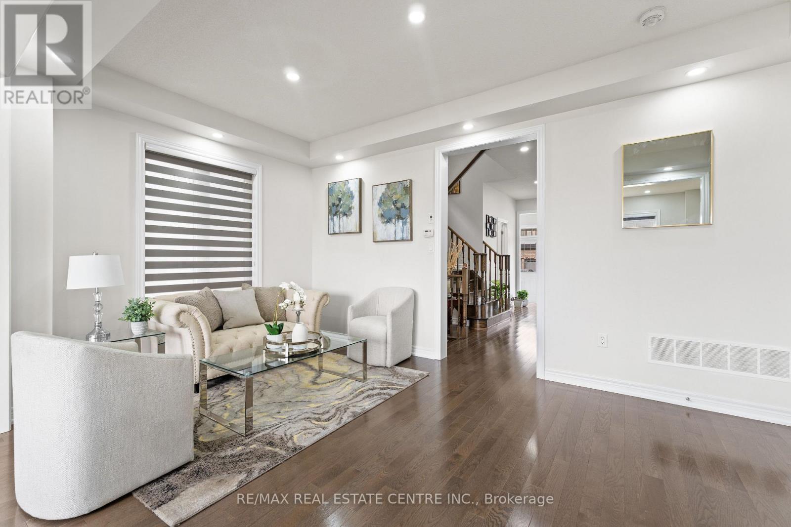 8 Oconnor Crescent, Brampton, Ontario  L7A 5A6 - Photo 6 - W12927612