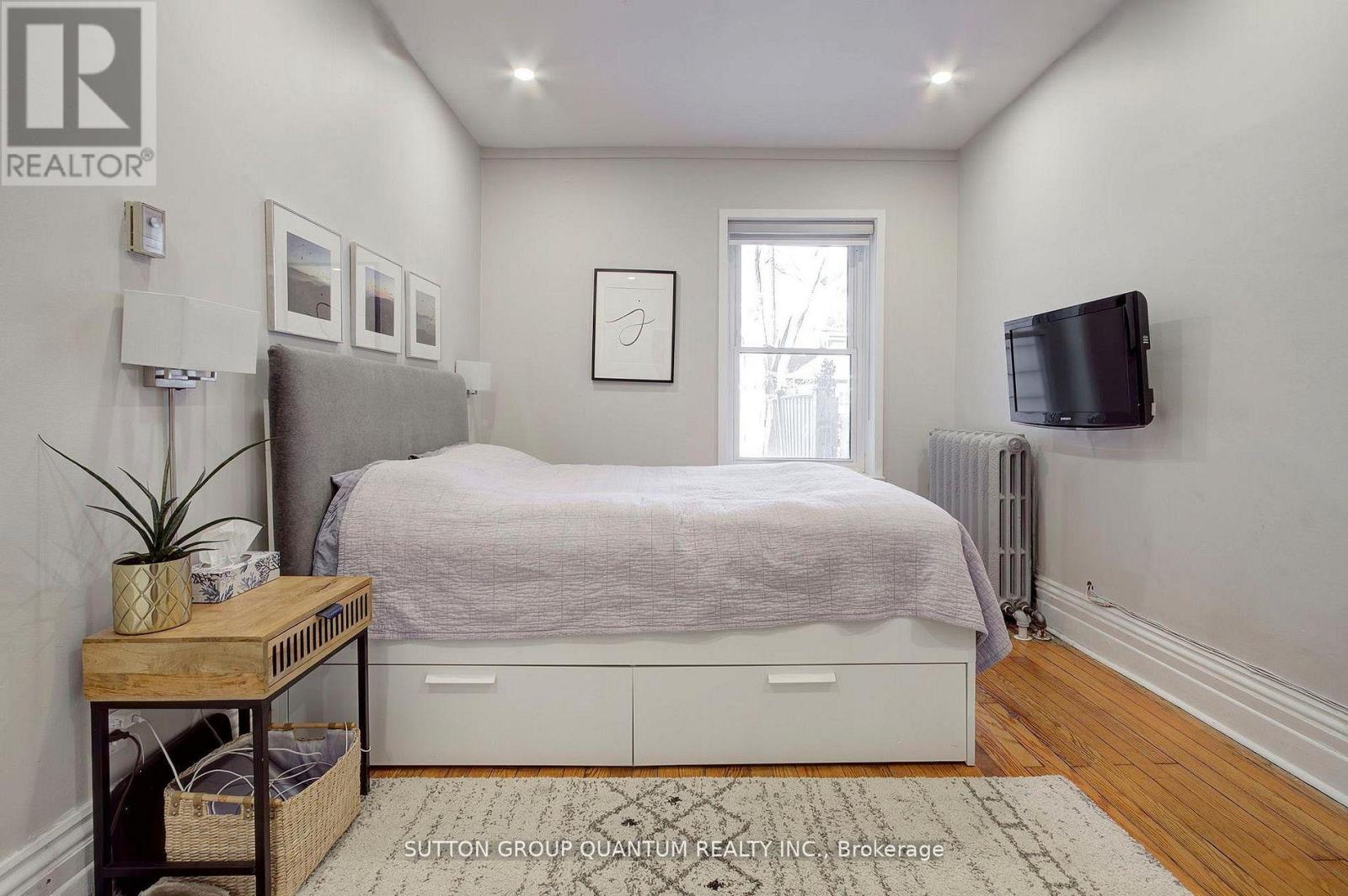 232 Pearson Avenue, Toronto, Ontario M6R 1G7 - Photo 13 - W12927644