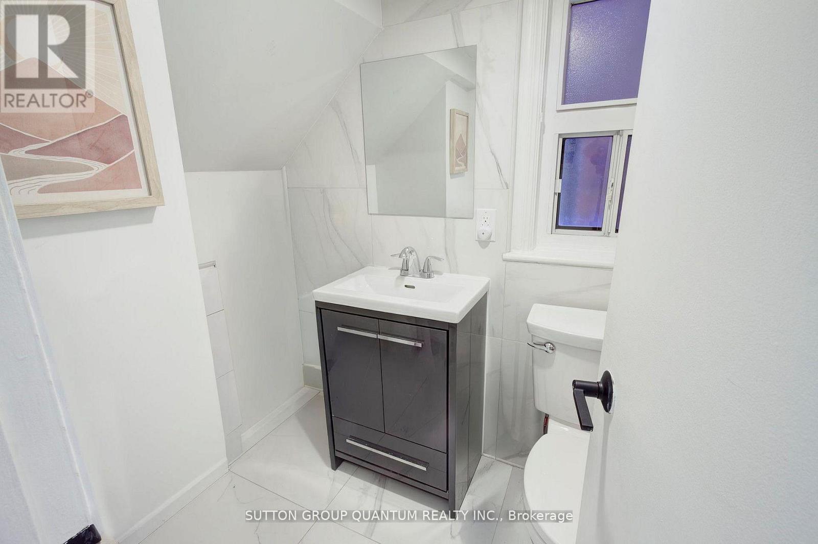 232 Pearson Avenue, Toronto, Ontario M6R 1G7 - Photo 16 - W12927644