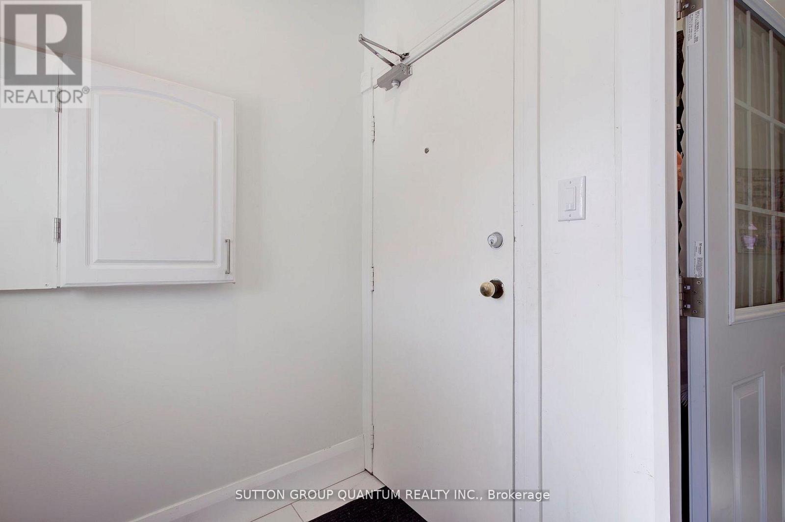 232 Pearson Avenue, Toronto, Ontario M6R 1G7 - Photo 17 - W12927644