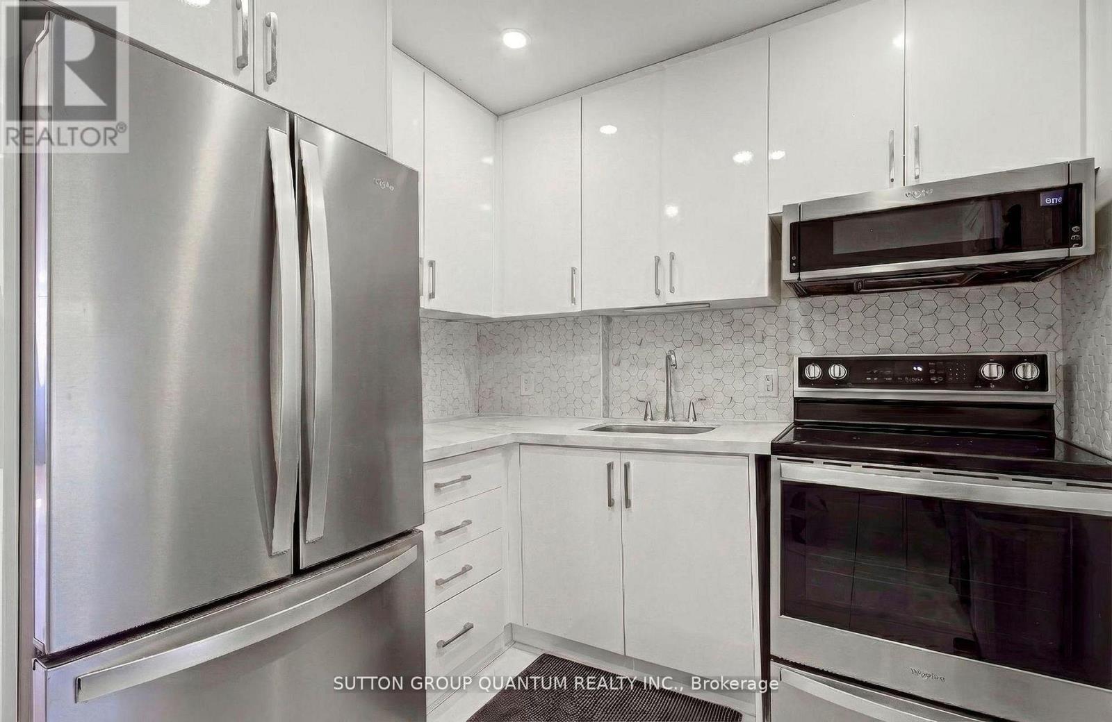 232 Pearson Avenue, Toronto, Ontario M6R 1G7 - Photo 27 - W12927644