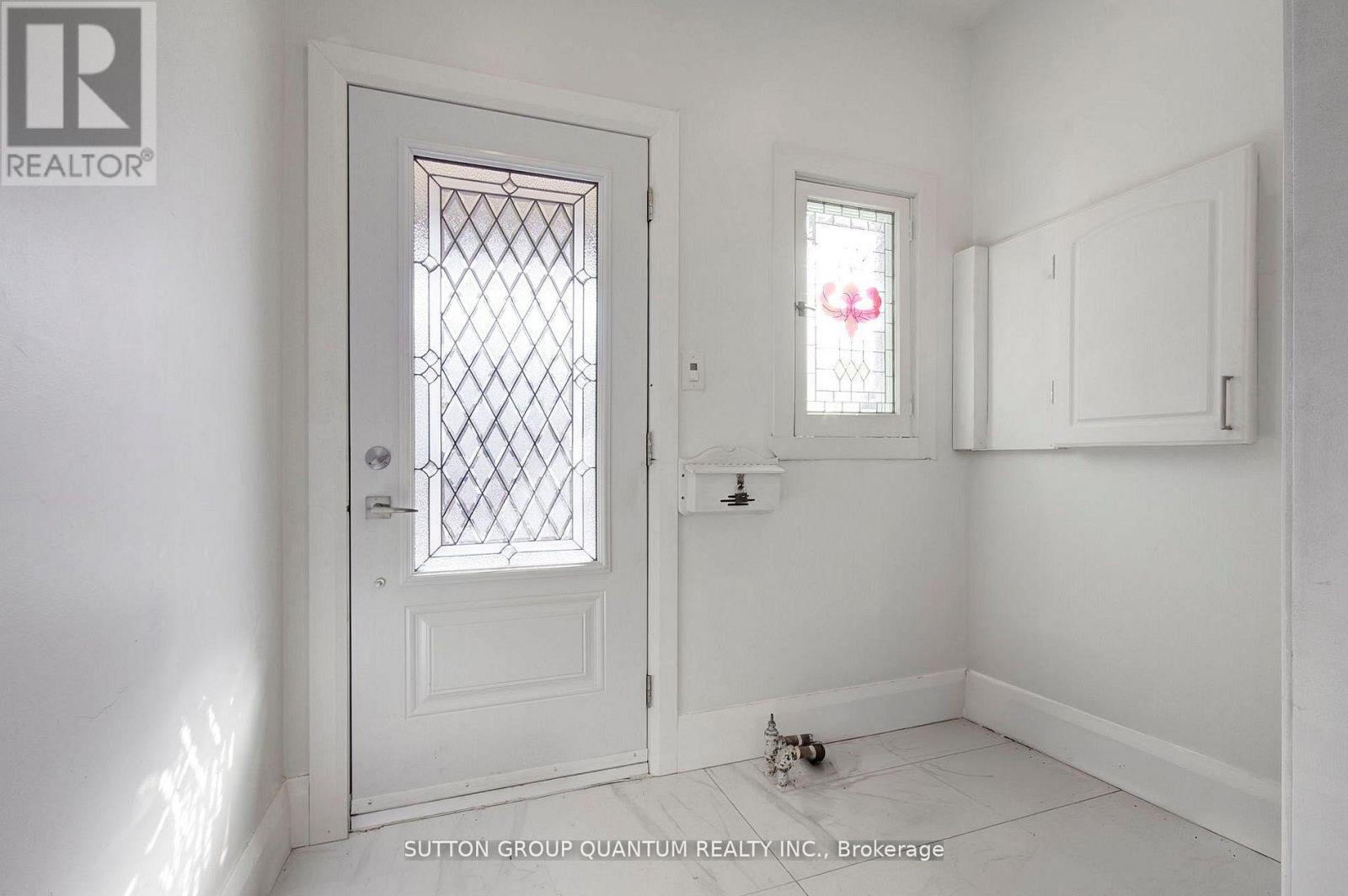 232 Pearson Avenue, Toronto, Ontario M6R 1G7 - Photo 4 - W12927644