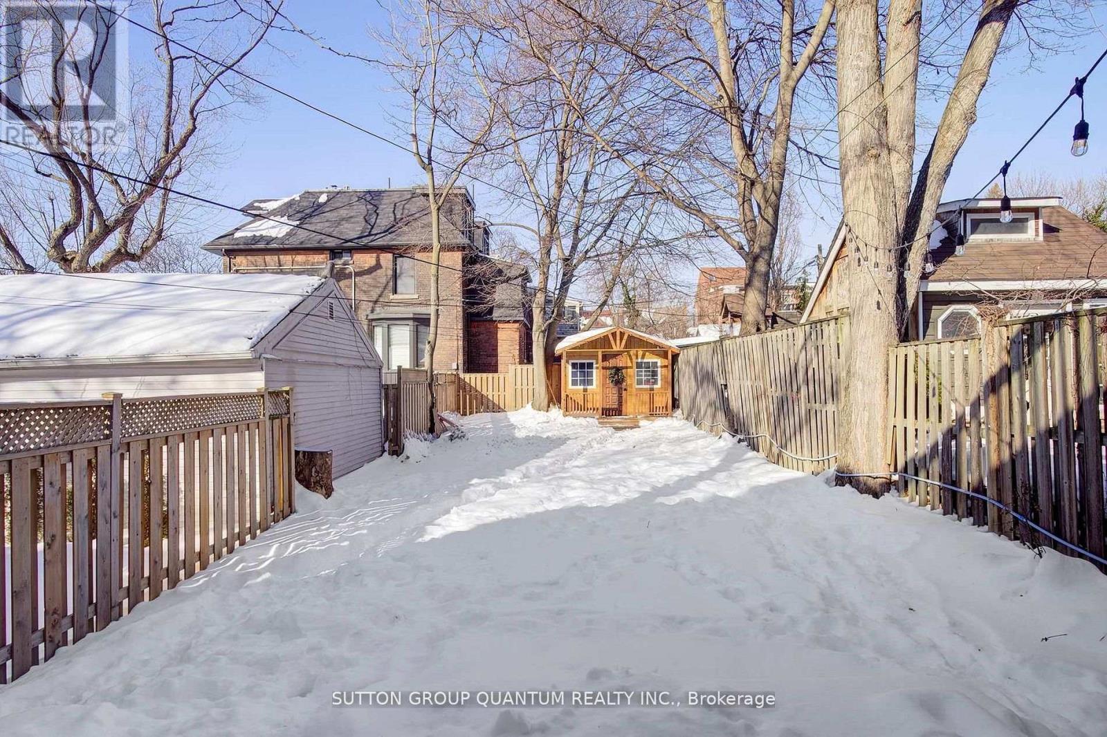 232 Pearson Avenue, Toronto, Ontario M6R 1G7 - Photo 45 - W12927644