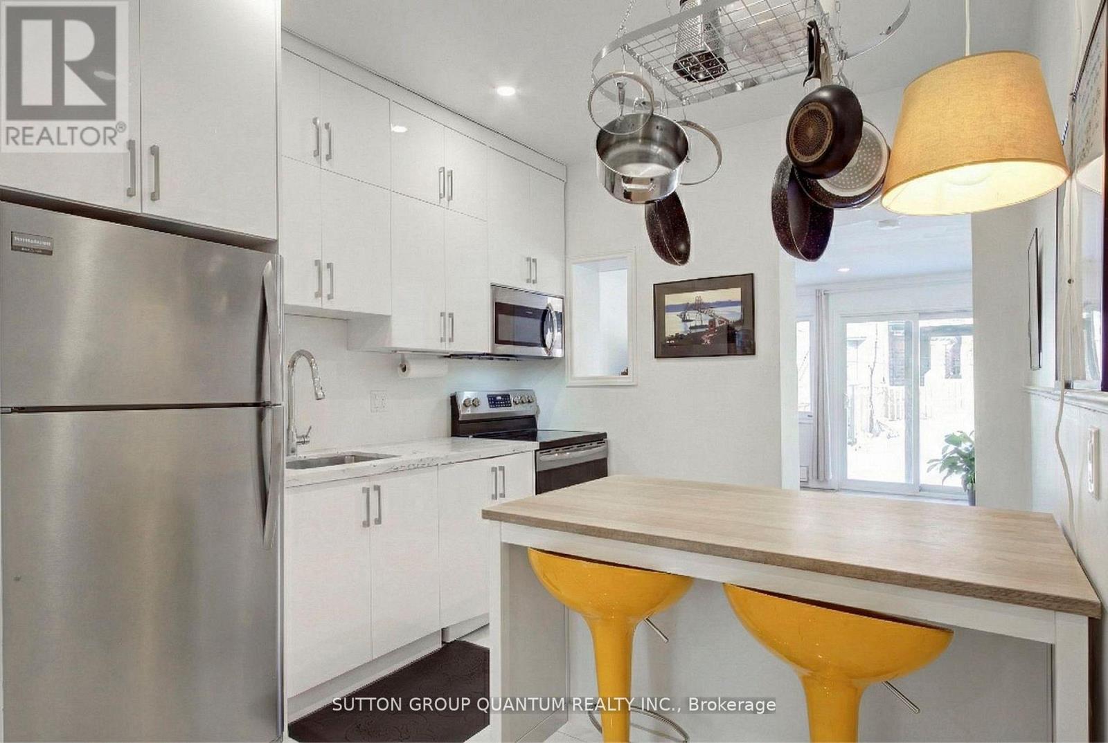 232 Pearson Avenue, Toronto, Ontario M6R 1G7 - Photo 7 - W12927644