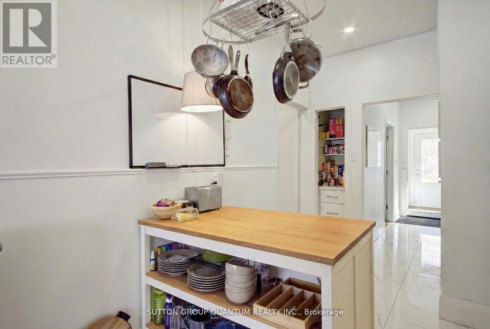 232 Pearson Avenue, Toronto, Ontario M6R 1G7 - Photo 9 - W12927644