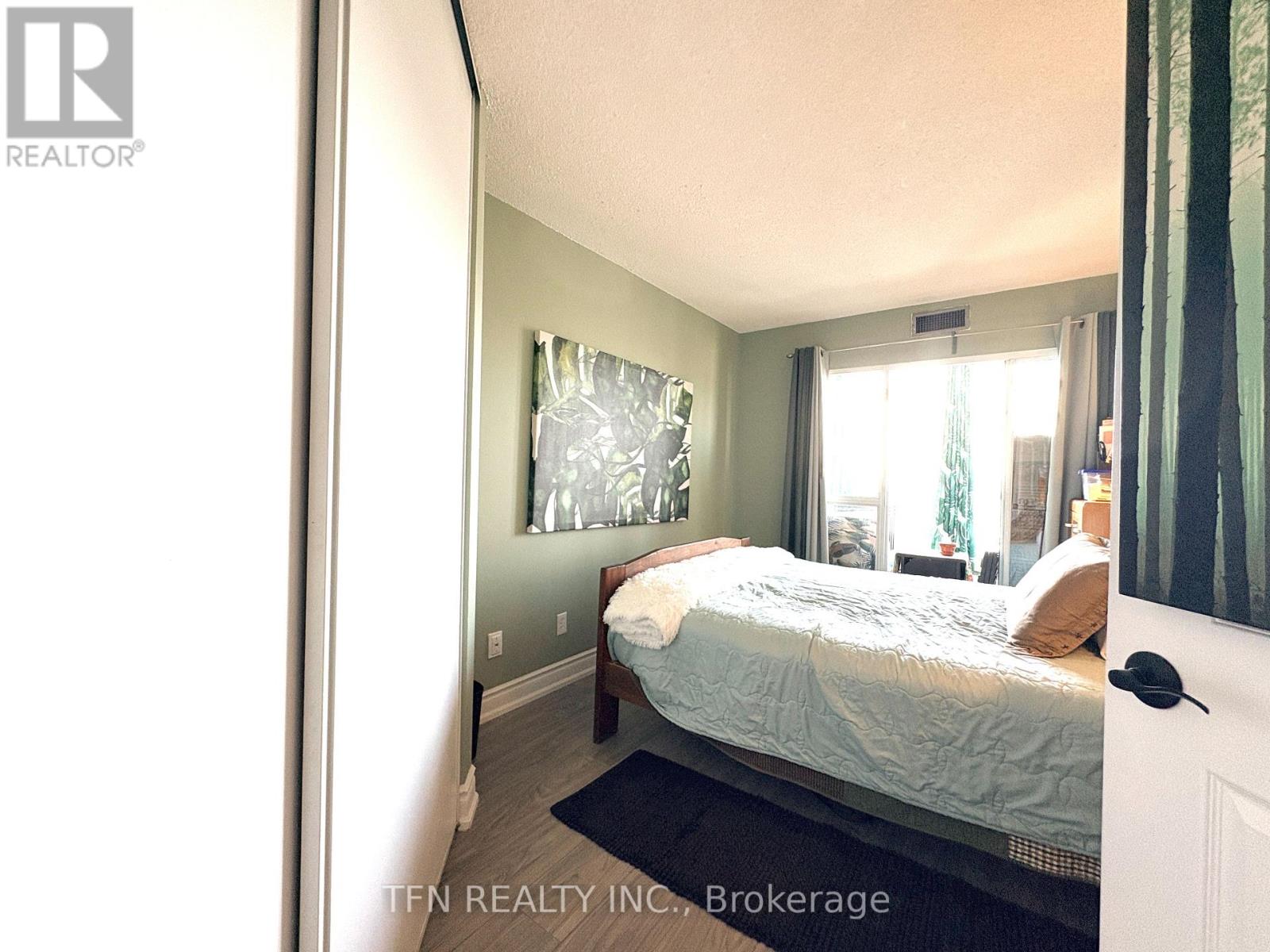 522 - 1001 Cedarglen Gate, Mississauga, Ontario  L5C 4R2 - Photo 13 - W12927694