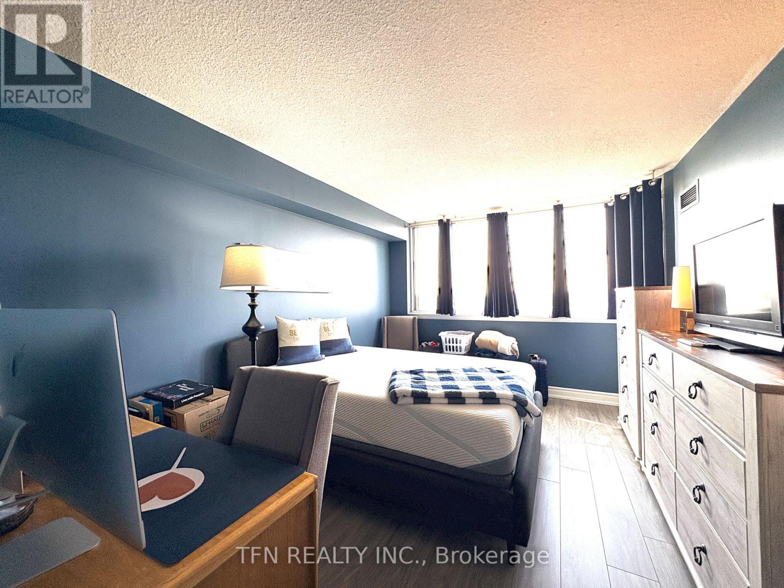 522 - 1001 Cedarglen Gate, Mississauga, Ontario  L5C 4R2 - Photo 19 - W12927694