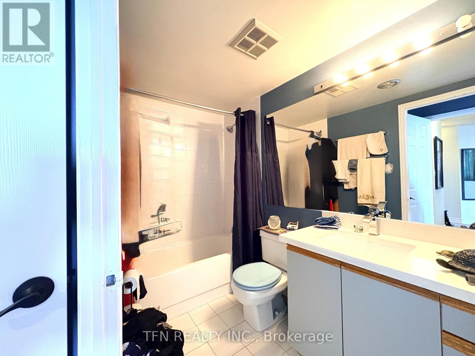 522 - 1001 Cedarglen Gate, Mississauga, Ontario  L5C 4R2 - Photo 24 - W12927694