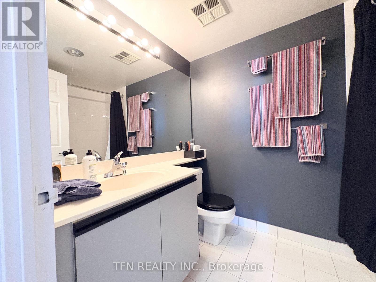 522 - 1001 Cedarglen Gate, Mississauga, Ontario  L5C 4R2 - Photo 26 - W12927694