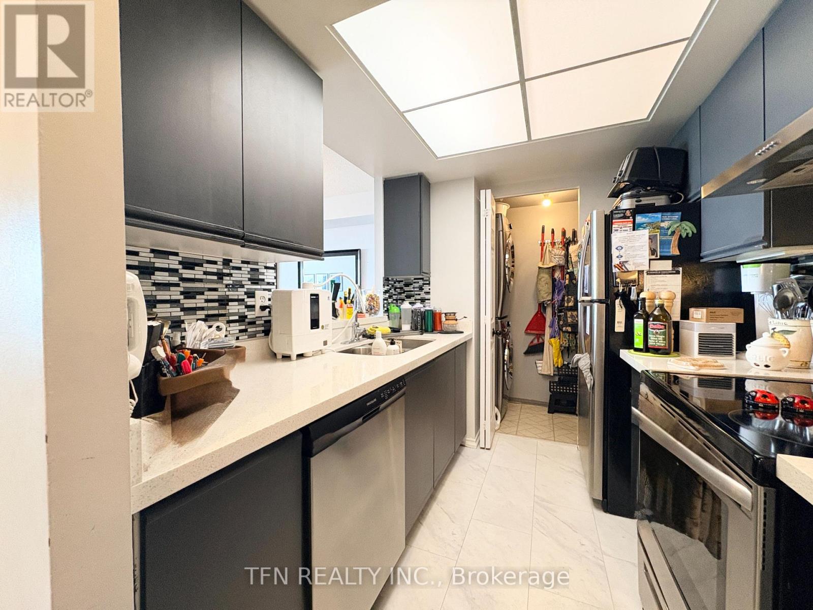 522 - 1001 Cedarglen Gate, Mississauga, Ontario  L5C 4R2 - Photo 29 - W12927694