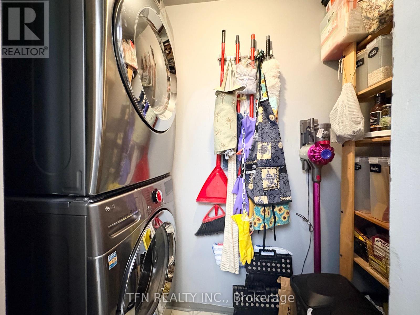 522 - 1001 Cedarglen Gate, Mississauga, Ontario  L5C 4R2 - Photo 31 - W12927694