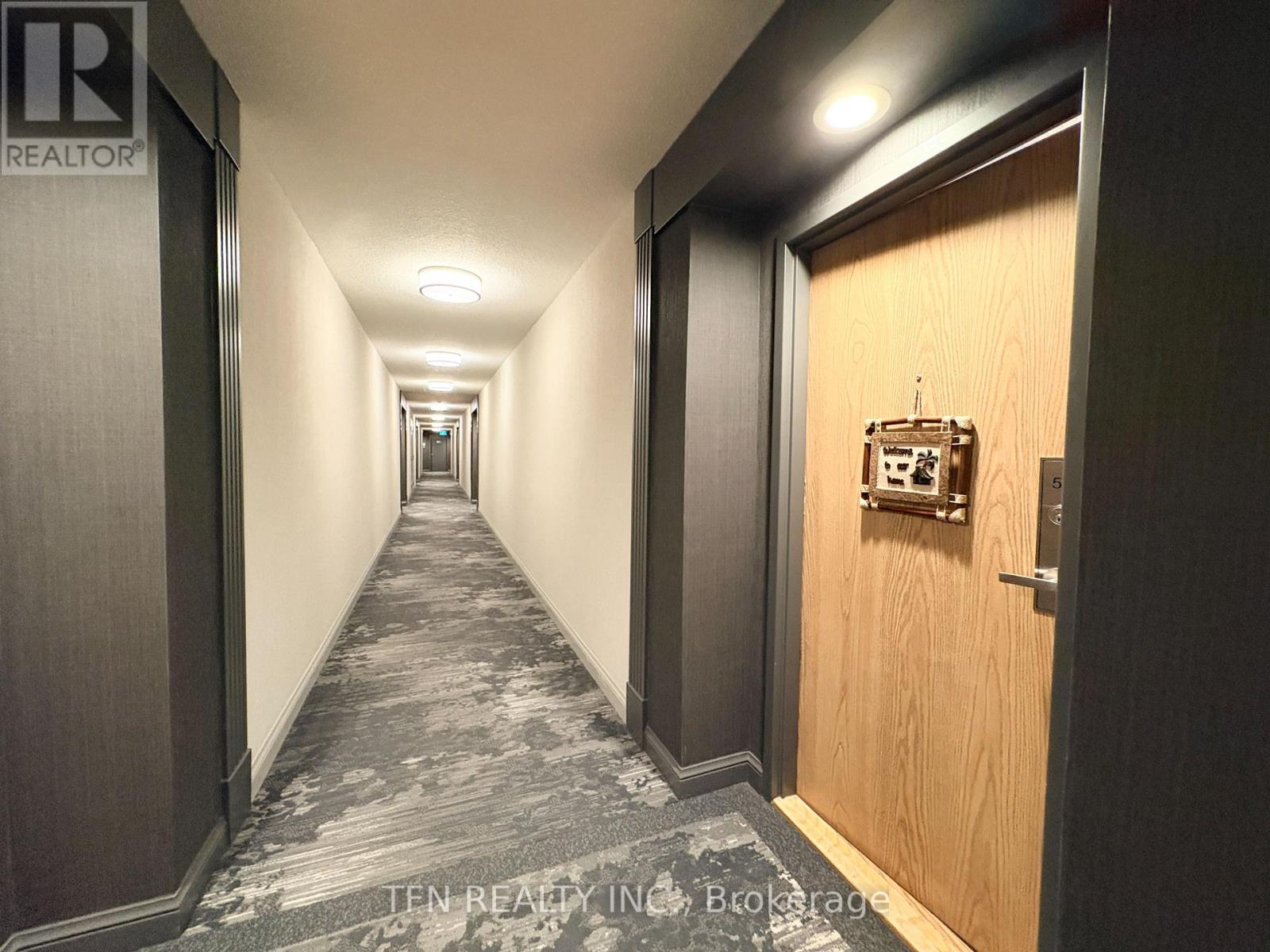 522 - 1001 Cedarglen Gate, Mississauga, Ontario  L5C 4R2 - Photo 5 - W12927694