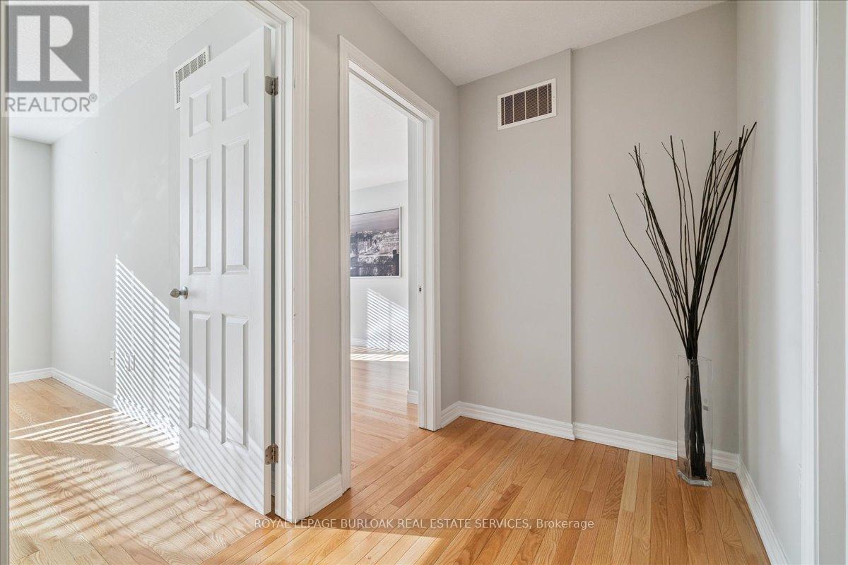 36 - 181 Plains Road W, Burlington, Ontario  L7T 0B1 - Photo 34 - W12927706