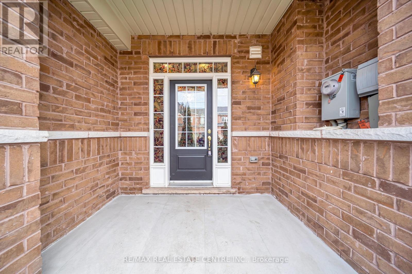 8 Munch Place, Milton, Ontario  L9T 8K6 - Photo 11 - W12927712