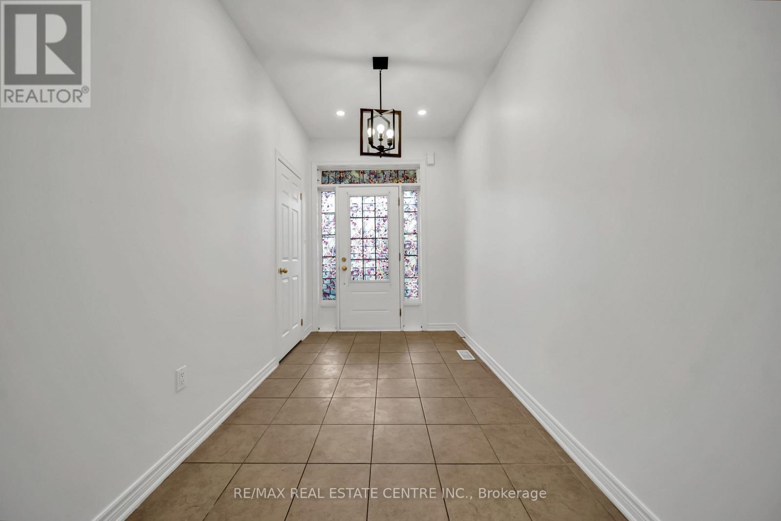 8 Munch Place, Milton, Ontario  L9T 8K6 - Photo 12 - W12927712